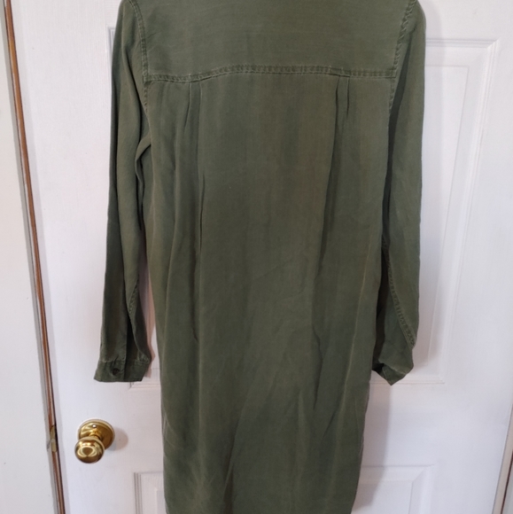 Old Navy Medium Green Knee Length Dress - Picture 2 of 4
